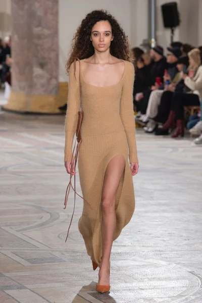 Look 24